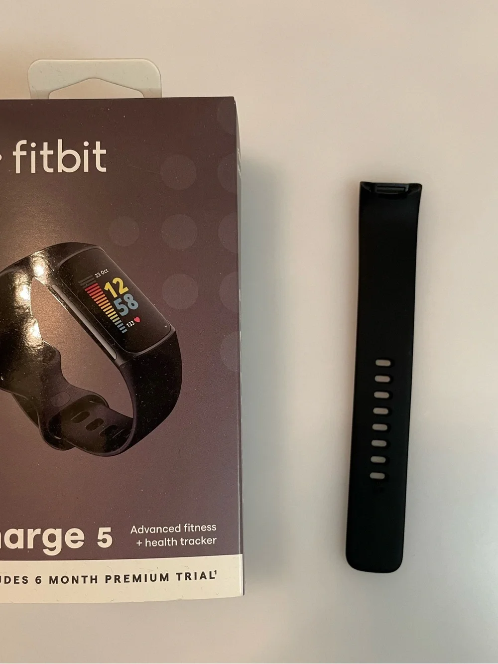 ⭐️ 5/$25 Fitbit charge 5 classic band bottom half